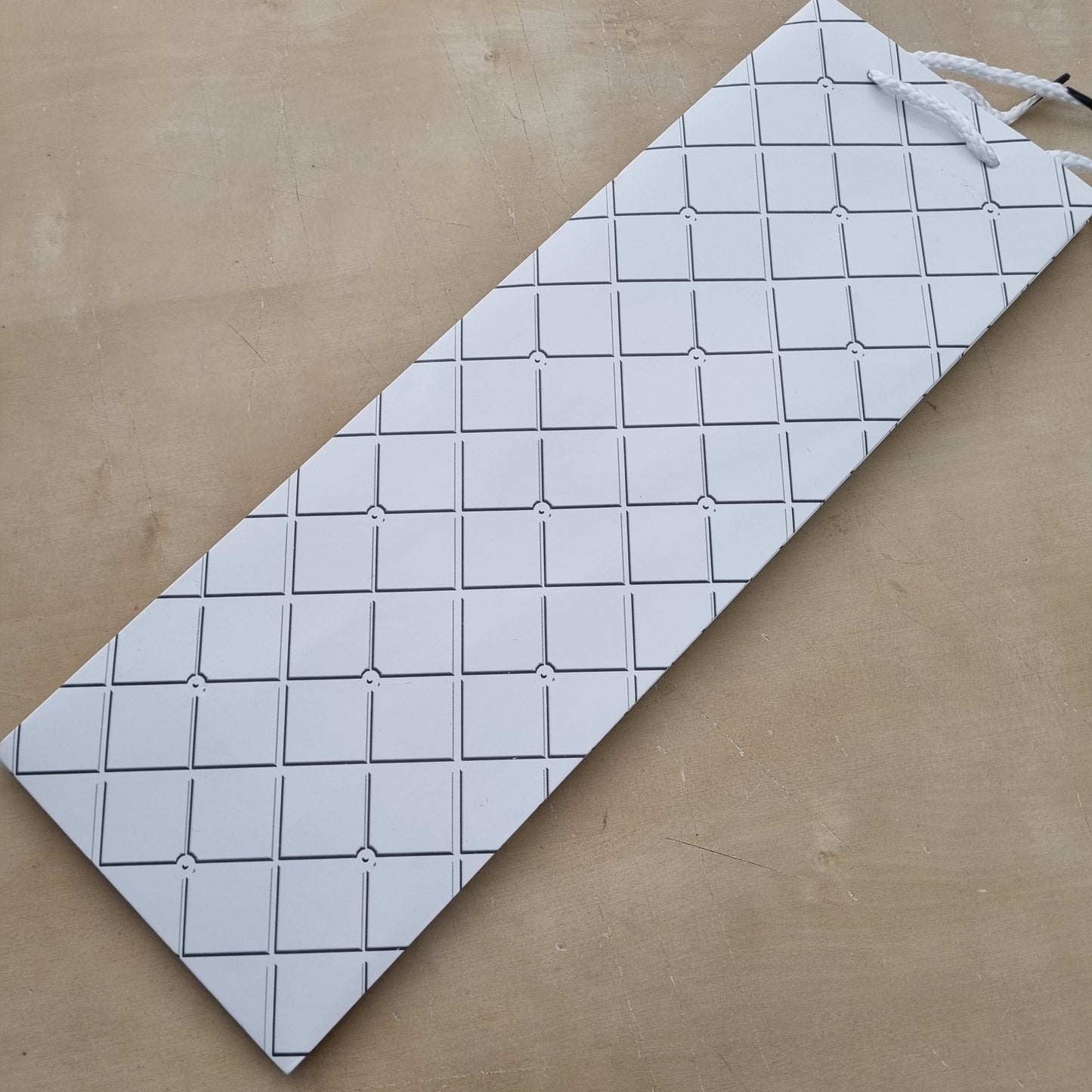 Saco presente p/ garrafa branco xadrez