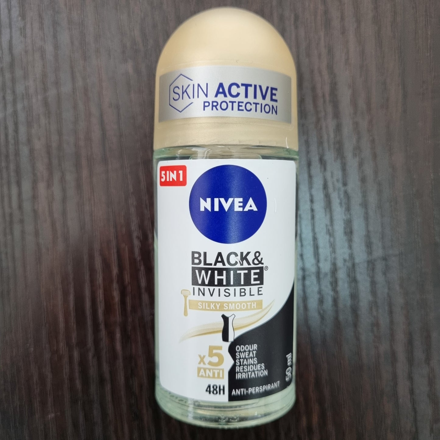 Nivea Deo Roll-On Invisible Black & White 48h Mulher Silky Smooth