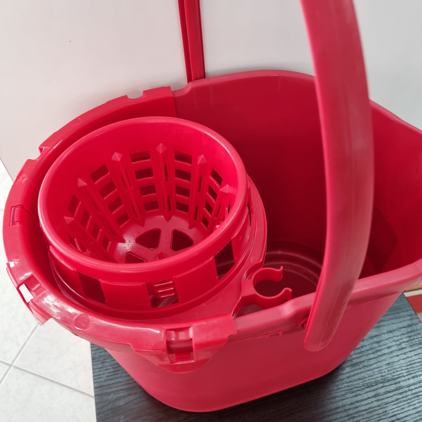 Trato Real Balde Com Espremedor Plastico Cores