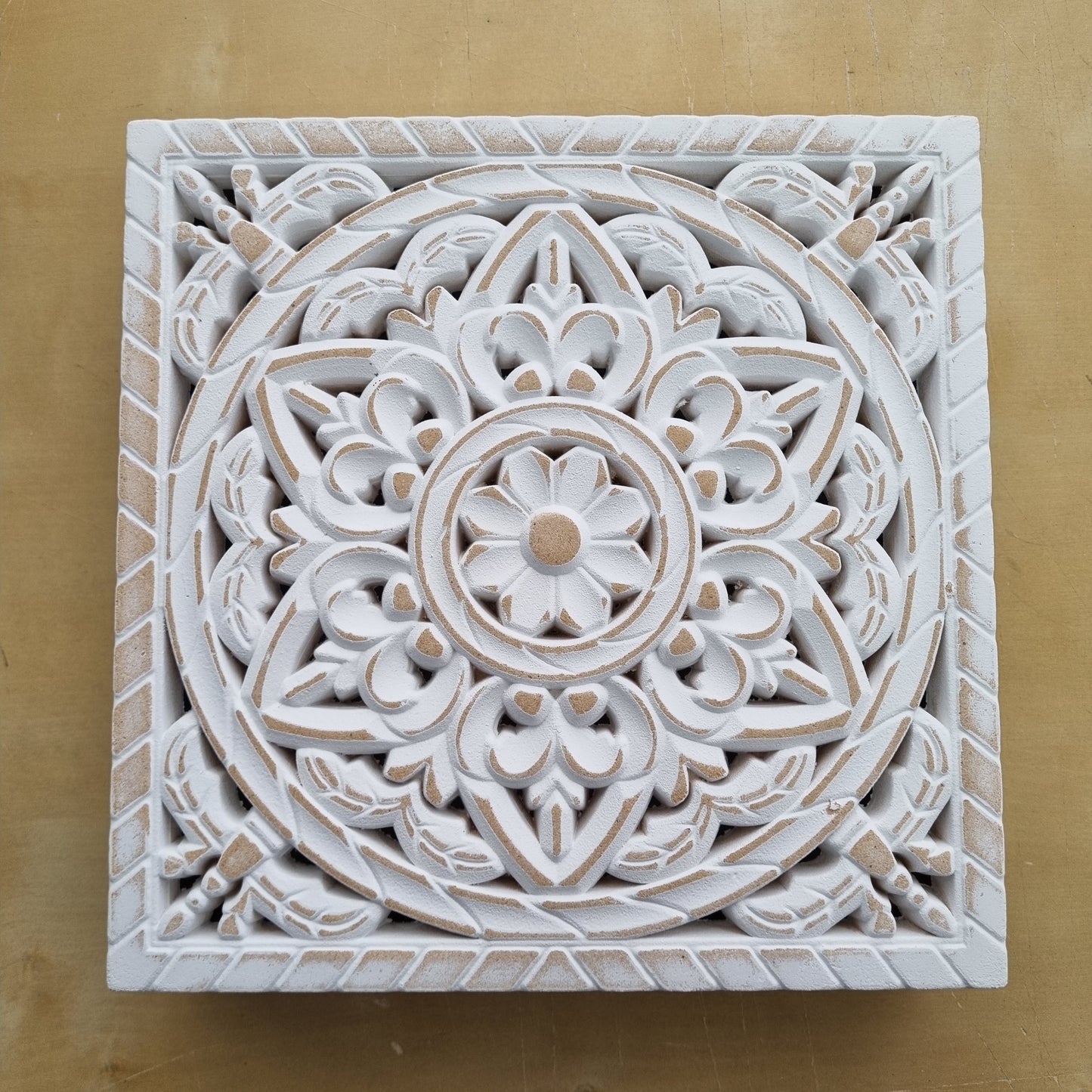 Caixa decorativa branca 20X20 cm
